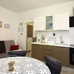 Mikin Apartment *