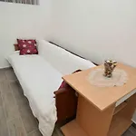 Mikin * Betina (Sibenik-Knin)