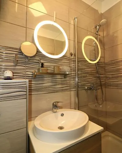 Mikin * Betina (Sibenik-Knin)