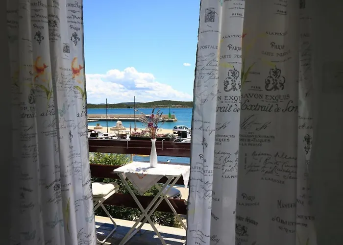 Mikin * Betina (Sibenik-Knin)