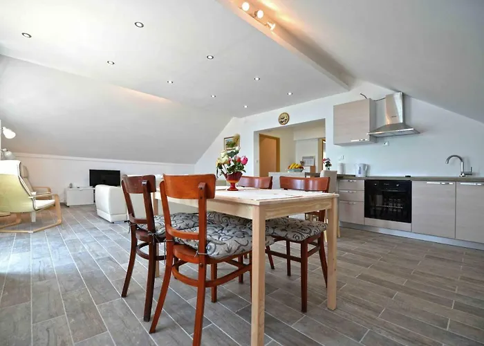 Mikin * Betina (Sibenik-Knin)